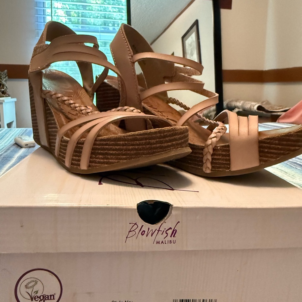Blowfish Women's Cream Wedge Sandals